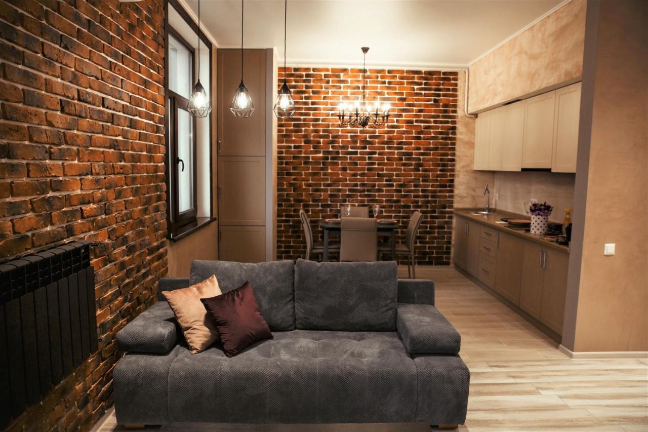 Апартаменты Центр Uman Square Apartment Экстерьер фото